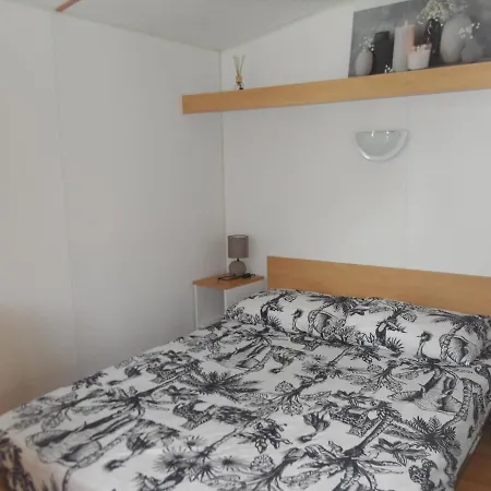 c'est pas a louer Chalet